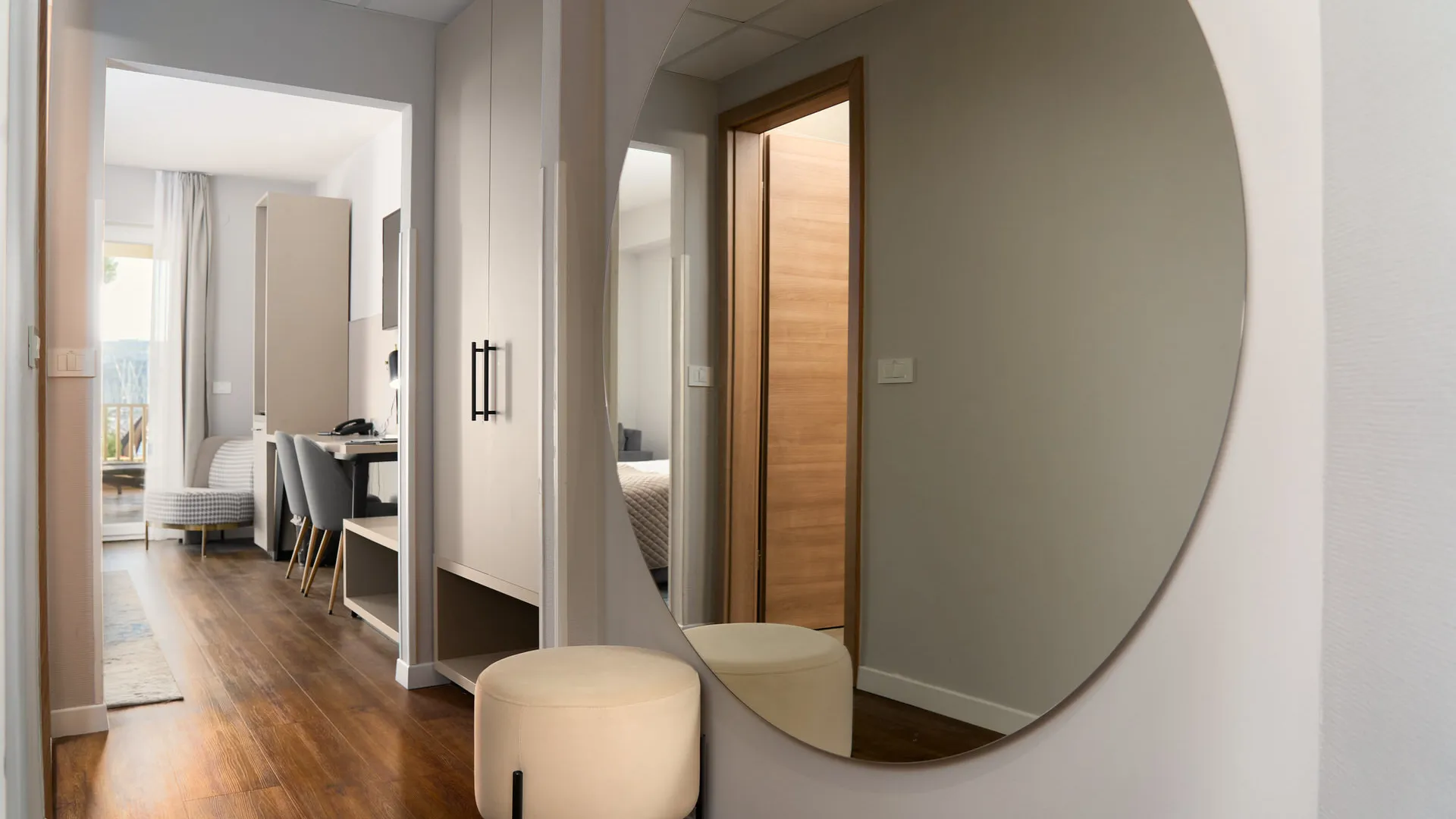 Soba SUPERIOR ogledalo